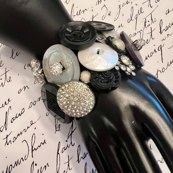 Exquisite Chunky CUFF/BRACELET/BANGLE Adorned w/Vintage Buttons and Rhinestones - Picture 3 of 6